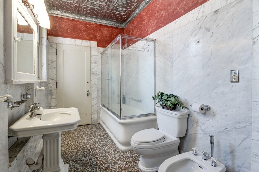 More Photos Of 106 E Chase St, Baltimore Office Residential For Sale