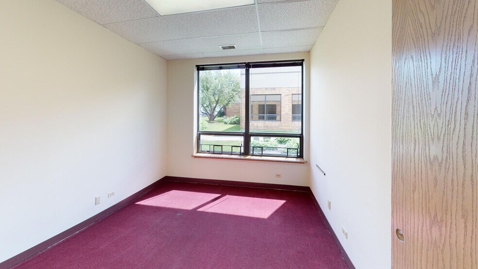 More Photos Of 3115 N Wilke Rd, Arlington Heights Medical For Sale