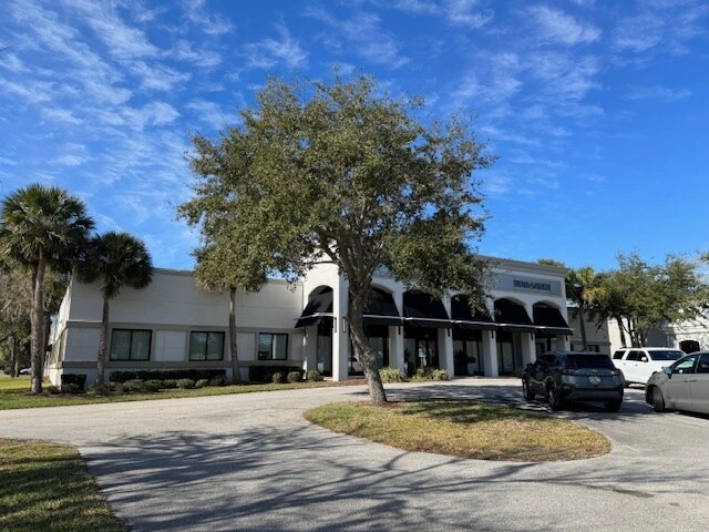 More Photos Of 298 S Yonge St, Ormond Beach Freestanding For Lease