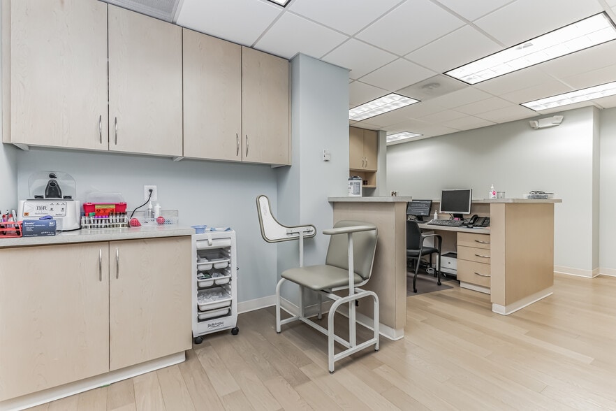 More Photos Of 131 Elden St, Herndon Medical For Sale