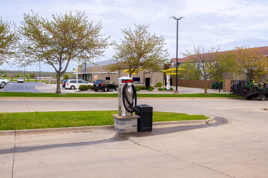 More Photos Of 875 Sherrylynn Blvd, Pleasant Hill Carwash For Sale