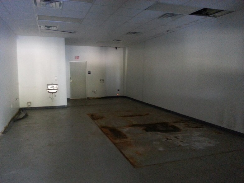 More Photos Of 18564 Magnolia Bridge Rd, Greenwell Springs General Retail For Lease