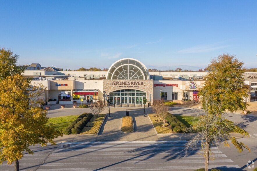Primary Photo Of 1720 Old Fort Pky, Murfreesboro General Retail For Sale