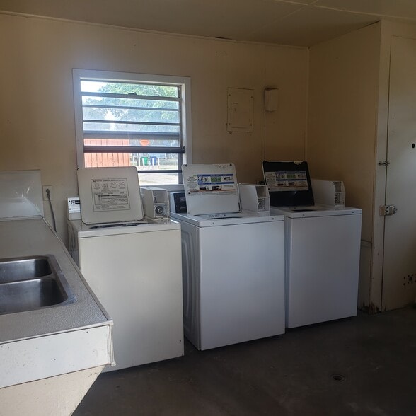 More Photos Of 516 E Myrtle St, Angleton Apartments For Sale