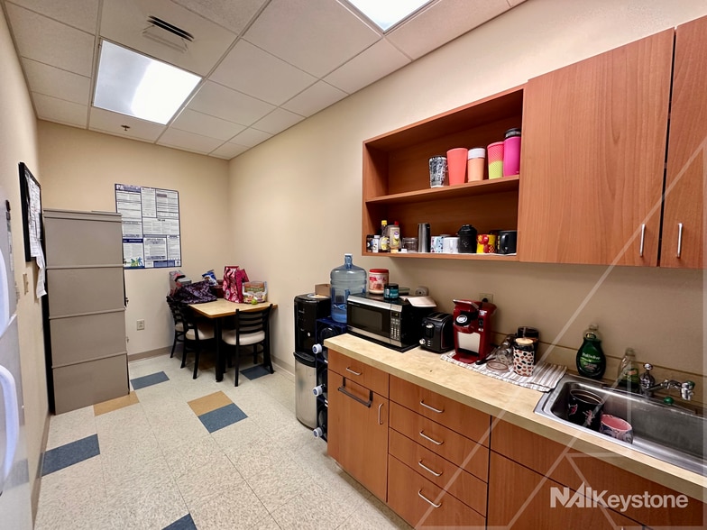 More Photos Of 2758 Century Blvd, Reading Office For Lease