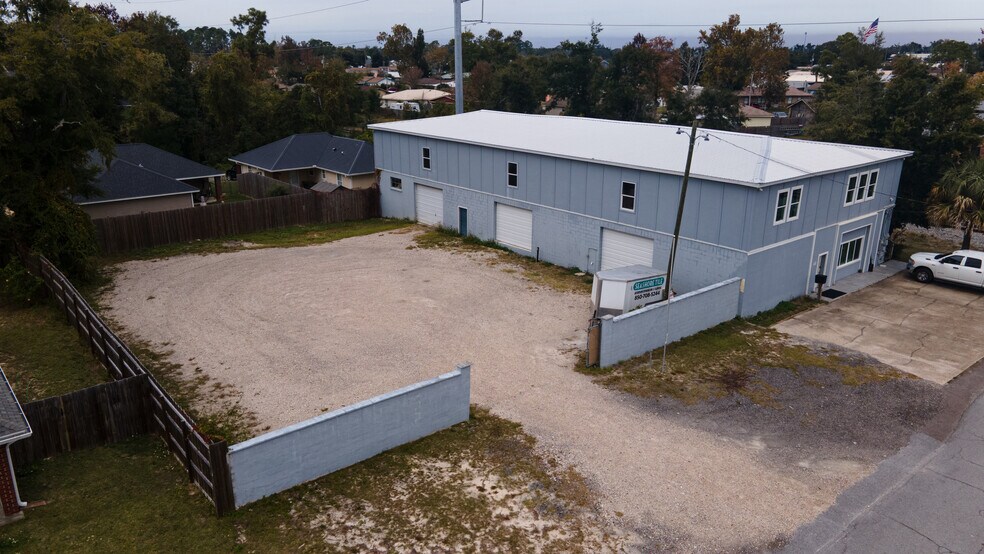More Photos Of 1919 Drummond Ave, Panama City Distribution For Lease