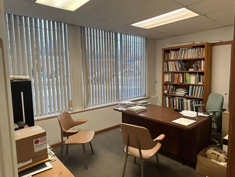 More Photos Of 736 Main St, Bennington Specialty For Sale