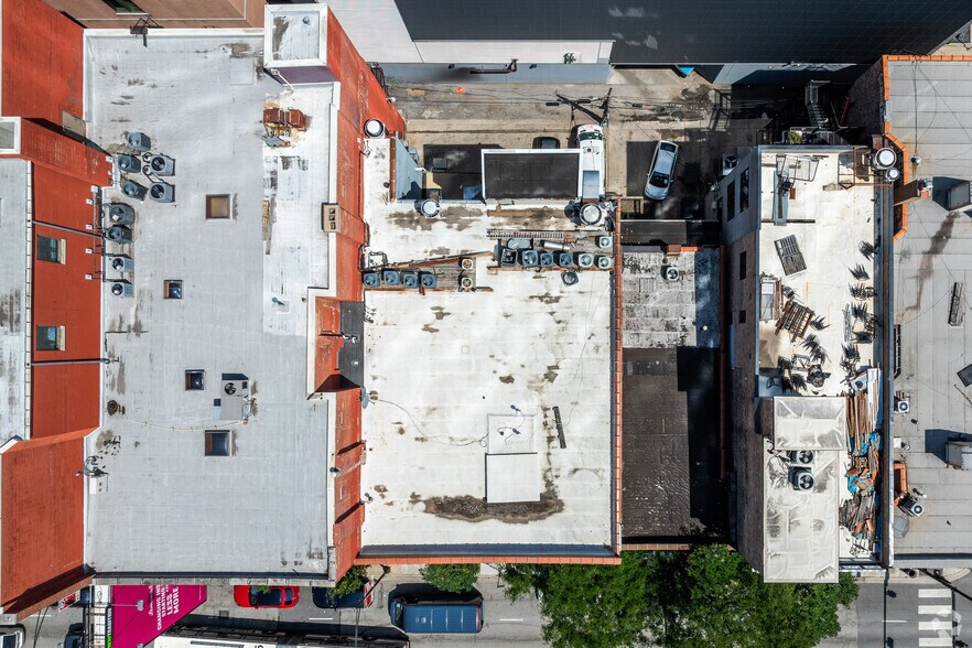 More Photos Of 737-739 N La Salle Dr, Chicago Storefront Retail Office For Lease