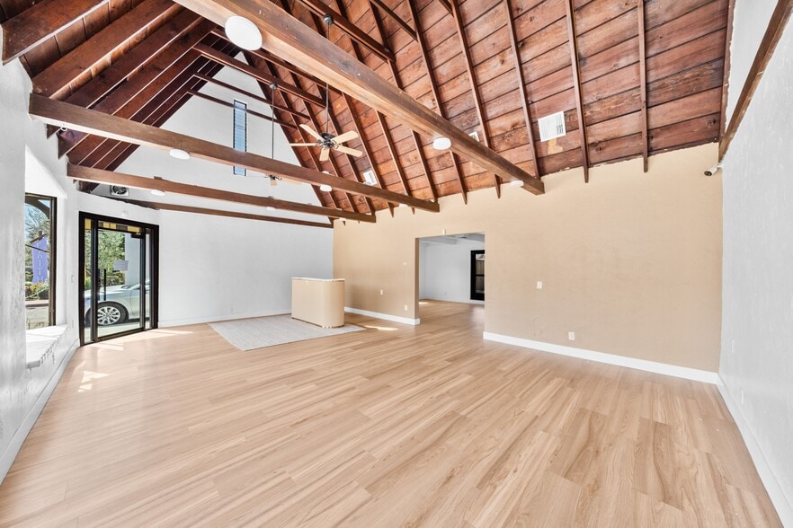 More Photos Of 5870 E Naples Plz, Long Beach Storefront For Lease