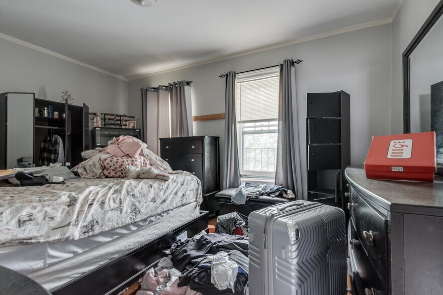 More Photos Of 87-87 116th St, Richmond Hill Multifamily For Sale