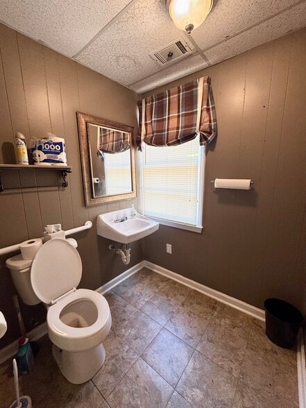 More Photos Of 245 W Bonacre Rd, Cataula Religious Facility For Sale