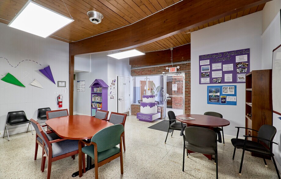 More Photos Of 415 W Main St, Collinsville Medical For Sale