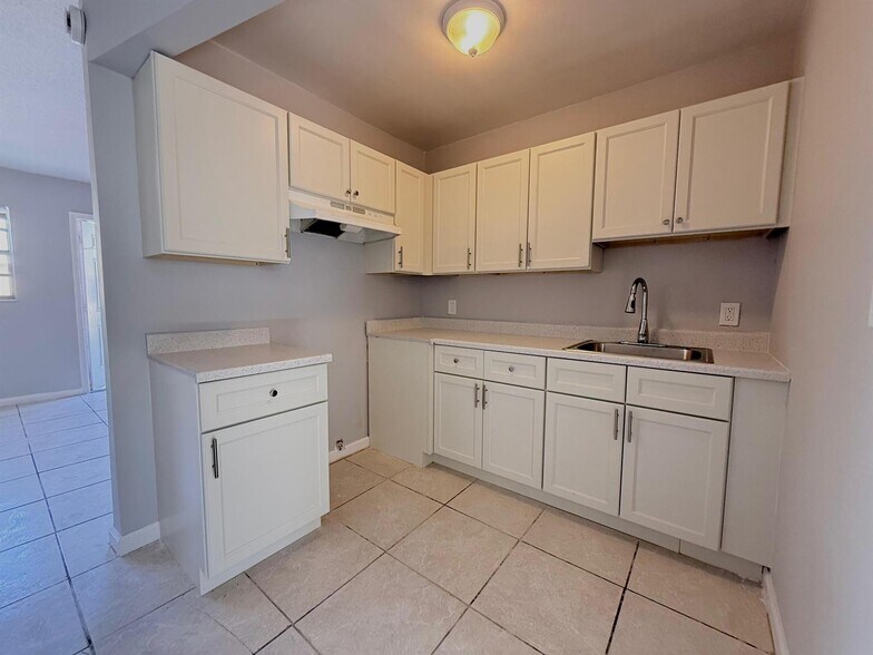 More Photos Of 920 S K St, Lake Worth Apartments For Sale