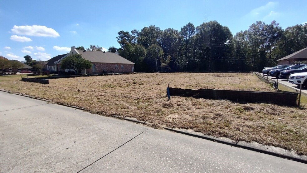 Primary Photo Of 180 Veterans Blvd, Denham Springs Land For Sale