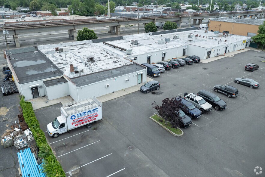 More Photos Of 622-640 Oak St, Copiague Unknown For Lease