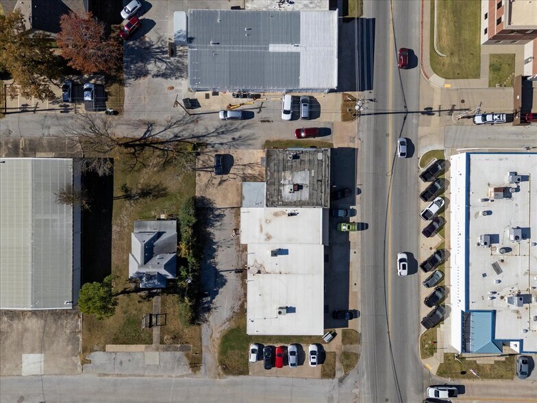 More Photos Of 411 W 1st St, Claremore Office For Sale