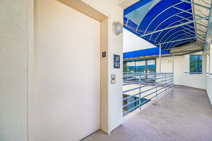 More Photos Of 1965-1985 Yosemite Ave, Simi Valley Medical For Lease
