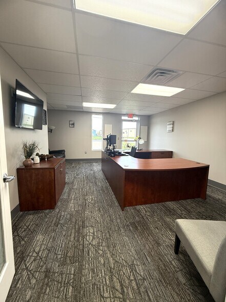 More Photos Of 125 Winchester Dr, Sedalia Office For Lease