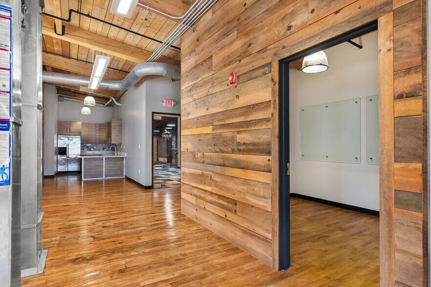 More Photos Of 77 Elm St, Amesbury Loft Creative Space For Lease