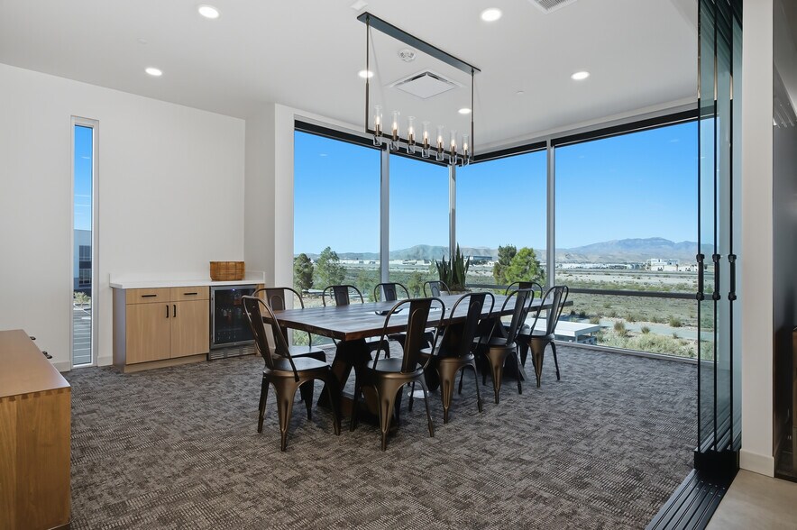 More Photos Of 1301 Seven Hills Drive, Henderson Medical For Sale