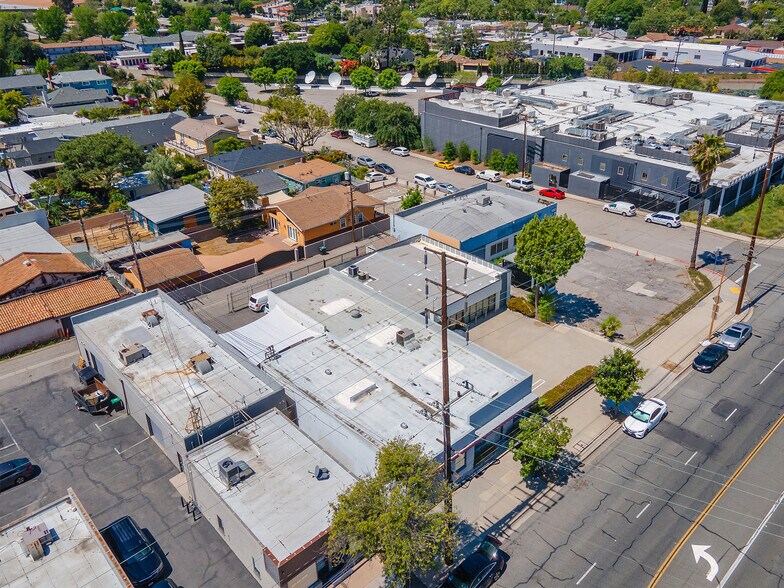 More Photos Of 1812 Victory Blvd, Glendale Flex For Sale