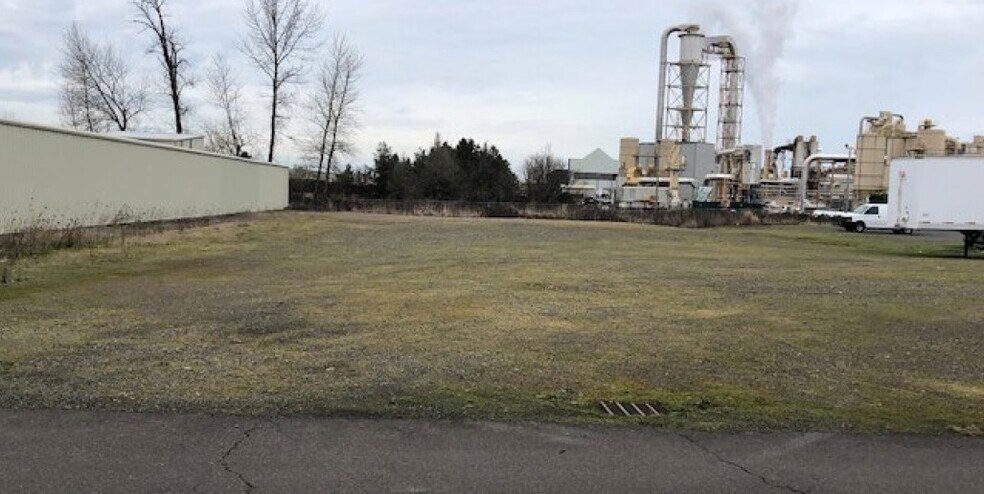 More Photos Of Pacific Ave @ S Danebo Ave, Eugene Land For Lease