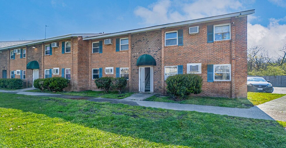 More Photos Of 2500 Leo St, Norfolk Apartments For Sale