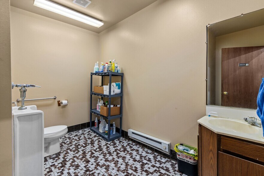 More Photos Of N7658 County Highway WH, Taycheedah Manufacturing For Sale