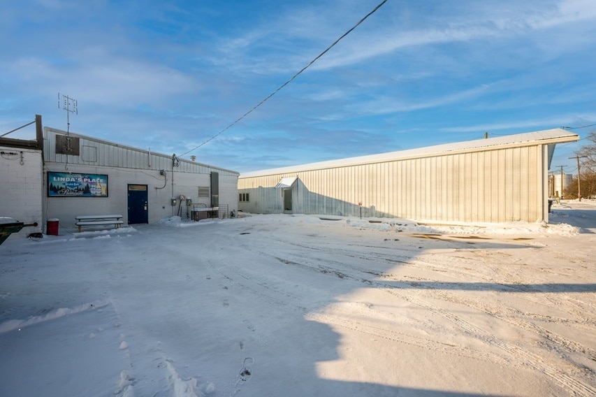 More Photos Of 236 E Maine St, Amboy Specialty For Sale