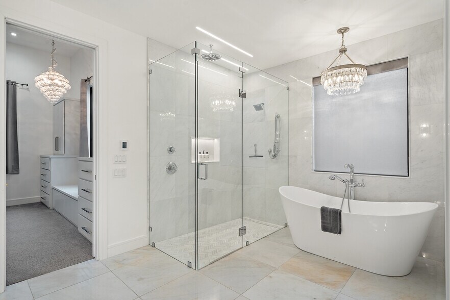 More Photos Of 106 E College St, Fredericksburg Specialty For Sale