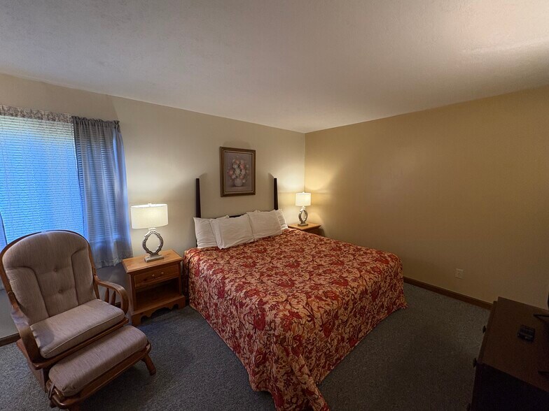 More Photos Of 245 N Jefferson St, Nashville Hotel For Sale