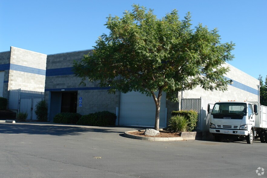 More Photos Of 3286 Swetzer Rd, Loomis Warehouse For Lease
