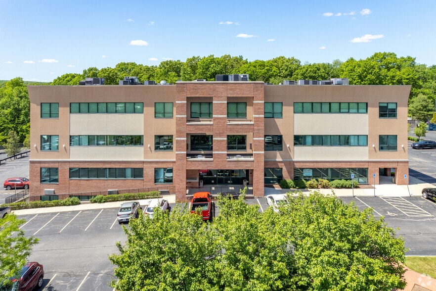 More Photos Of 1526 Atwood Ave, Johnston Medical For Lease