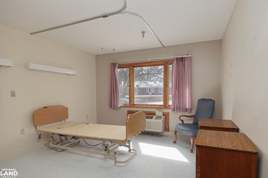 More Photos Of 300 Cedar St, Tarkio Skilled Nursing Facility For Sale