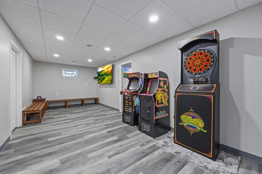 More Photos Of 2314-2318 Niagara St, Niagara Falls Freestanding For Lease