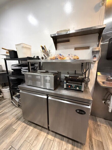 More Photos Of 36 W Pine Ave, Eastpoint Restaurant For Sale