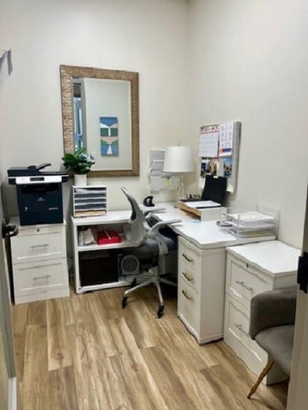 More Photos Of 7465 Poplar Ave, Germantown Medical For Lease