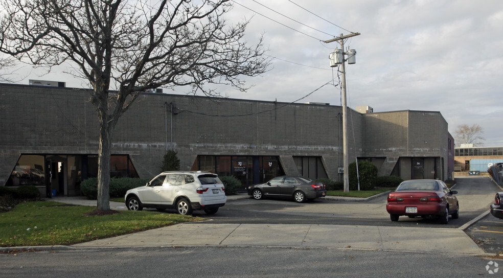 More Photos Of 44-56 Central Dr, Farmingdale Warehouse For Lease