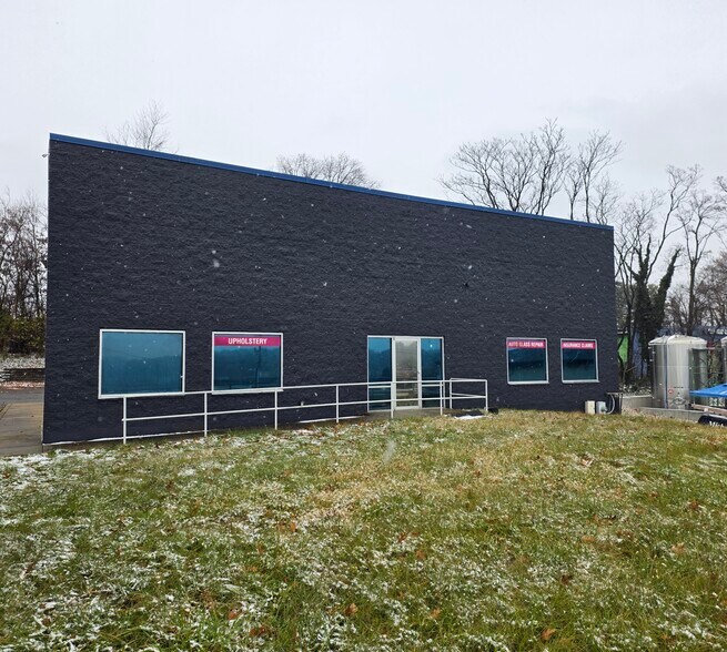 Primary Photo Of 4806 Benson Ave, Arbutus Office For Lease