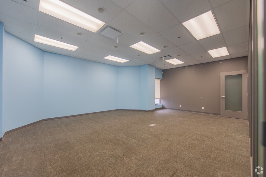 More Photos Of 50-70 Novopharm Ct, Toronto Warehouse For Sale