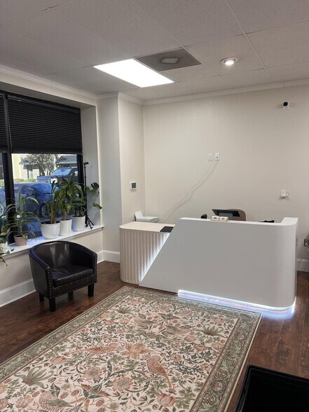 More Photos Of 5076 Sunset Blvd, Lexington Storefront Retail Office For Lease