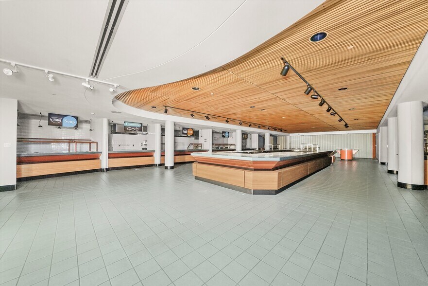 More Photos Of 2400 N Rockton Ave, Rockford Hospital For Lease