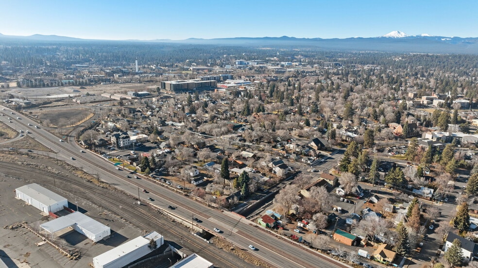 More Photos Of 15 NW Franklin Ave, Bend Office For Sale