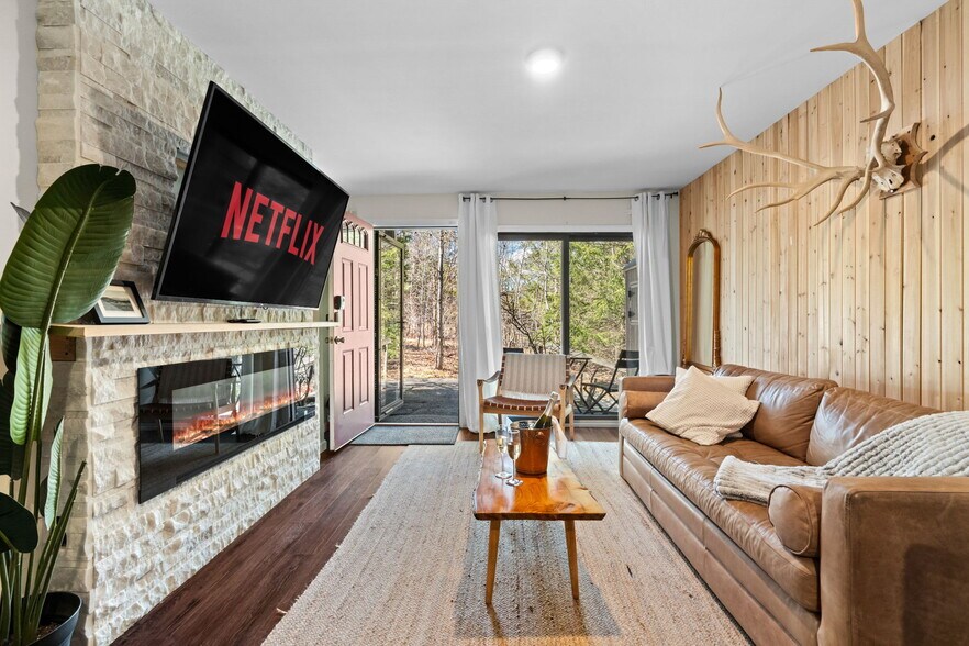 More Photos Of 64 Highlands Drive, Hunter Hospitality For Sale