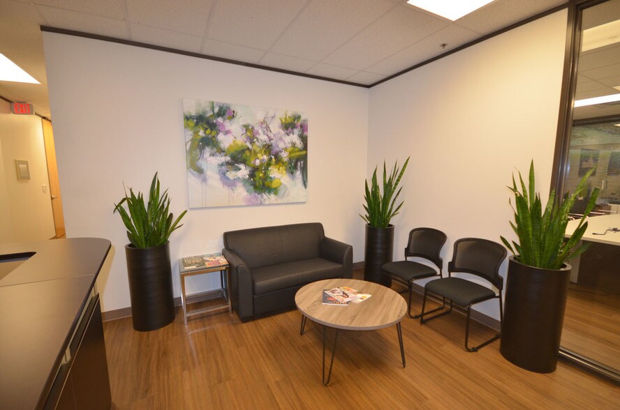 More Photos Of 7004 Bee Caves Rd, Austin Office For Lease