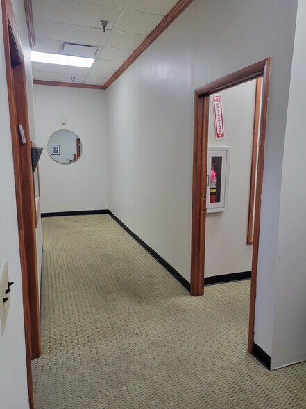 More Photos Of 105-119 Sprague Ave, Middletown Manufacturing For Sale