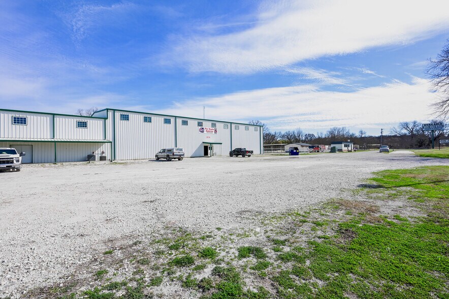 More Photos Of 19710 US Highway 377, Whitesboro Warehouse For Sale