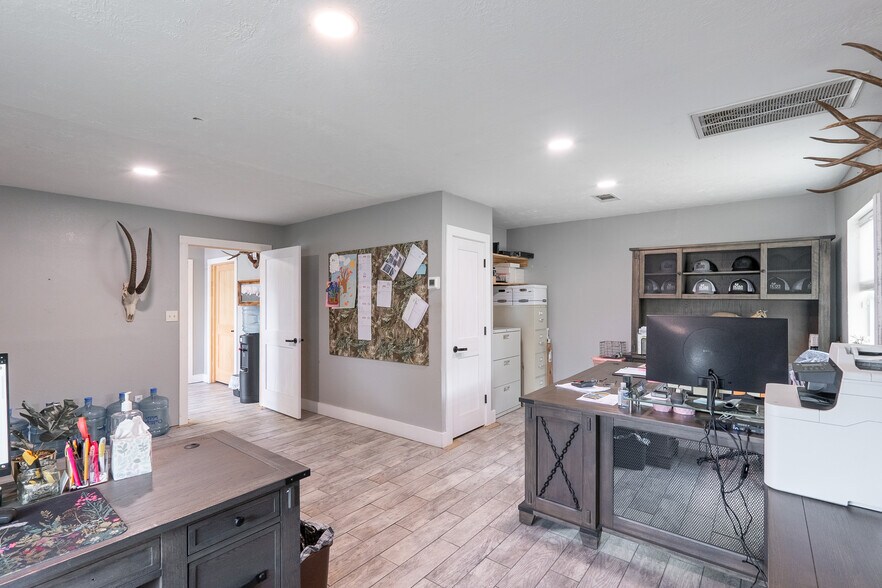 More Photos Of 5710 SH-21, Bryan Manufacturing For Lease