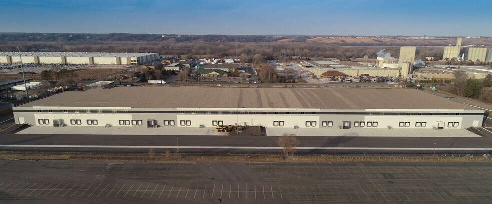 More Photos Of 3200 4th Ave E, Shakopee Distribution For Lease
