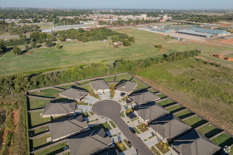 More Photos Of 646 Marlin Ct, Chickasha Apartments For Sale